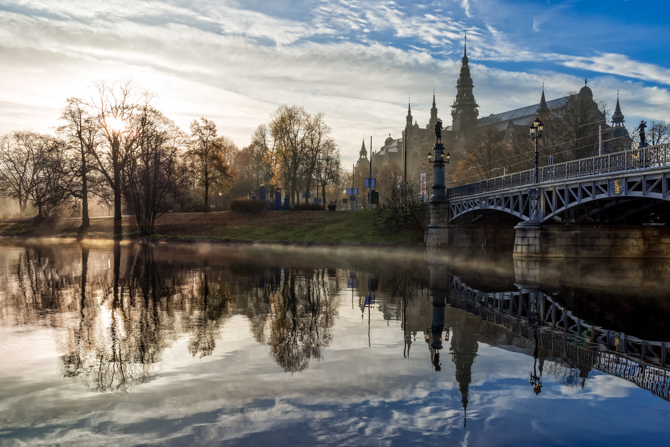 Djurgårdsbron och Nordiska muséet.